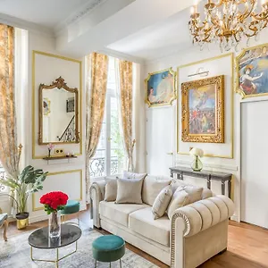 luxury-3-bedroom-2-bathroom-palace-apartment.fr-paris.fr/