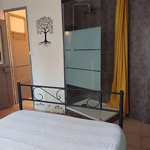  Hébergement de vacances Petite Maison Dans La Campagne A 10 Mn A Pied Du Centre